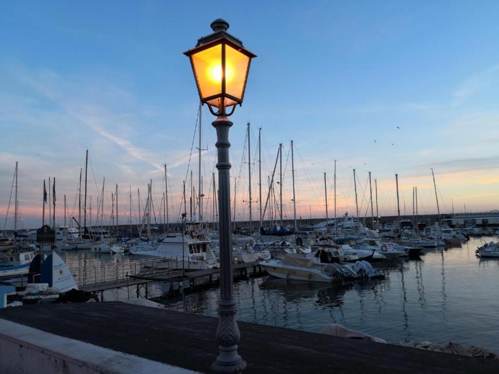 Petit Avec Classe Sanremo Exteriör bild