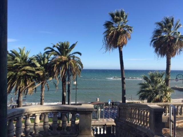 Petit Avec Classe Sanremo Exteriör bild