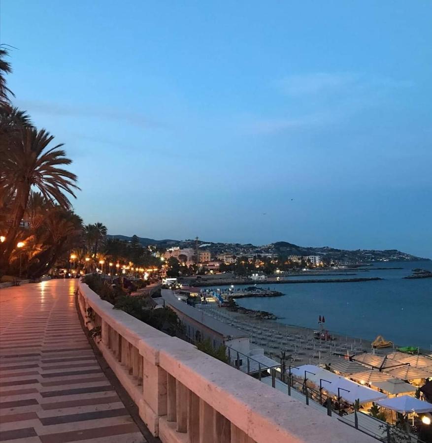 Petit Avec Classe Sanremo Exteriör bild